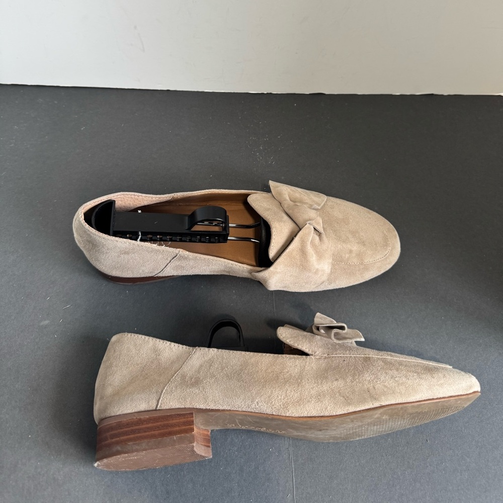 Franco Sarto Abyss Beige Suede Loafers with Bow Detail. Size 10M - Picture 8 of 14
